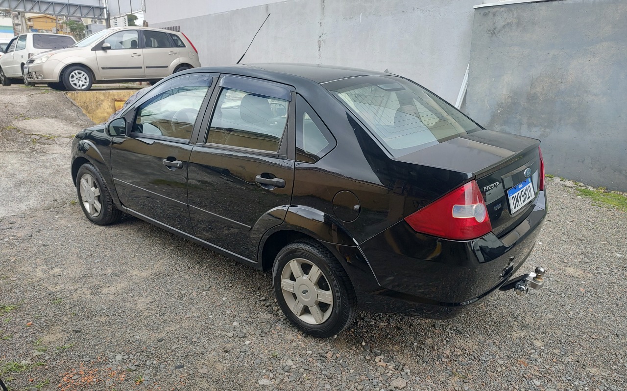 imagem-https://www.socarrao.com.br/sc-vehicle-images-prod/51518/1770736061502-SU1HXzIwMjYwMjEwXzA5MjUyMDU0NV9IRFIuanBn.jpg