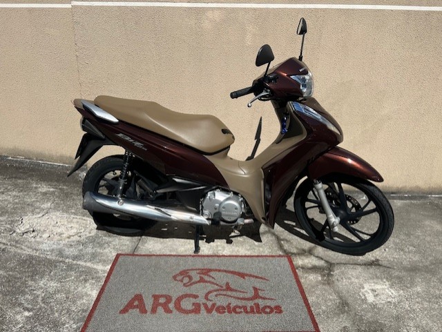Honda BIZ 125+  na cor Marrom em Curitiba / PR - 51548