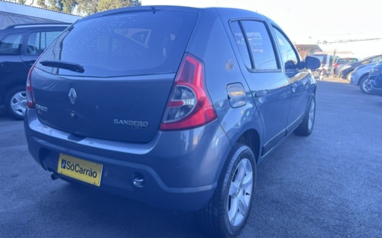 imagem-https://www.socarrao.com.br/sc-vehicle-images-prod/51559/1787344905557-MTkxZjM2ZDUtYWI0ZS00MGU3LWEwMDQtZDZlMDAzZGE3ZTQwLmpwZw.jpg
