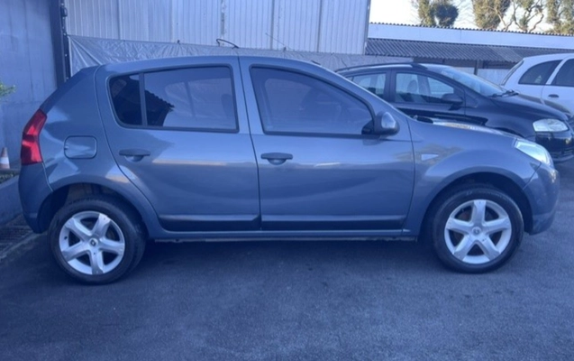 imagem-https://www.socarrao.com.br/sc-vehicle-images-prod/51559/1787344905835-ZjljOWViMDgtYWUyMS00MzlkLWExMDAtZWE1ZjliNmFlOGUwLmpwZw.jpg