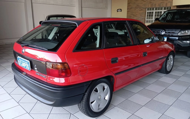 imagem-https://www.socarrao.com.br/sc-vehicle-images-prod/51566/1779738624213-vehicle_image_1751921136_efcc7413d660311926587cdd11ef0ece.jpeg