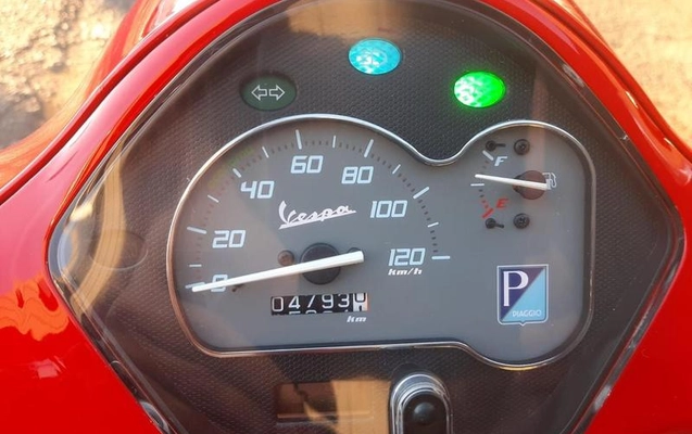 imagem-https://www.socarrao.com.br/sc-vehicle-images-prod/51647/1788446247106-7700760_7_B_c4f8996165.jpeg