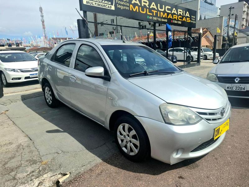 Toyota Etios X Sedan 1.5 Flex 16V 4p Mec. na cor Cinza em Araucária / PR - 51726
