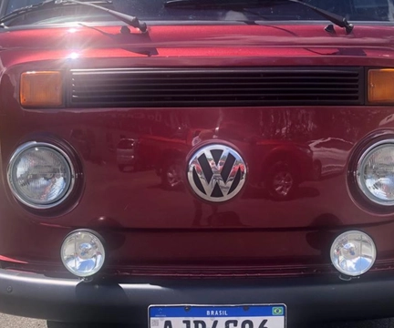 Volkswagen Kombi 2001 Vermelho — foto 1 de 3