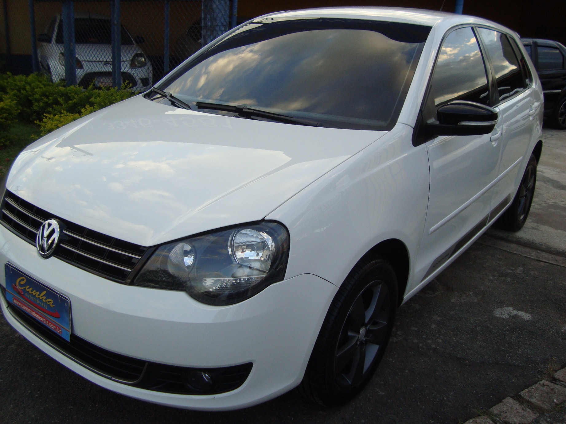 Volkswagen Polo 2014 Branco — foto 1 de 3