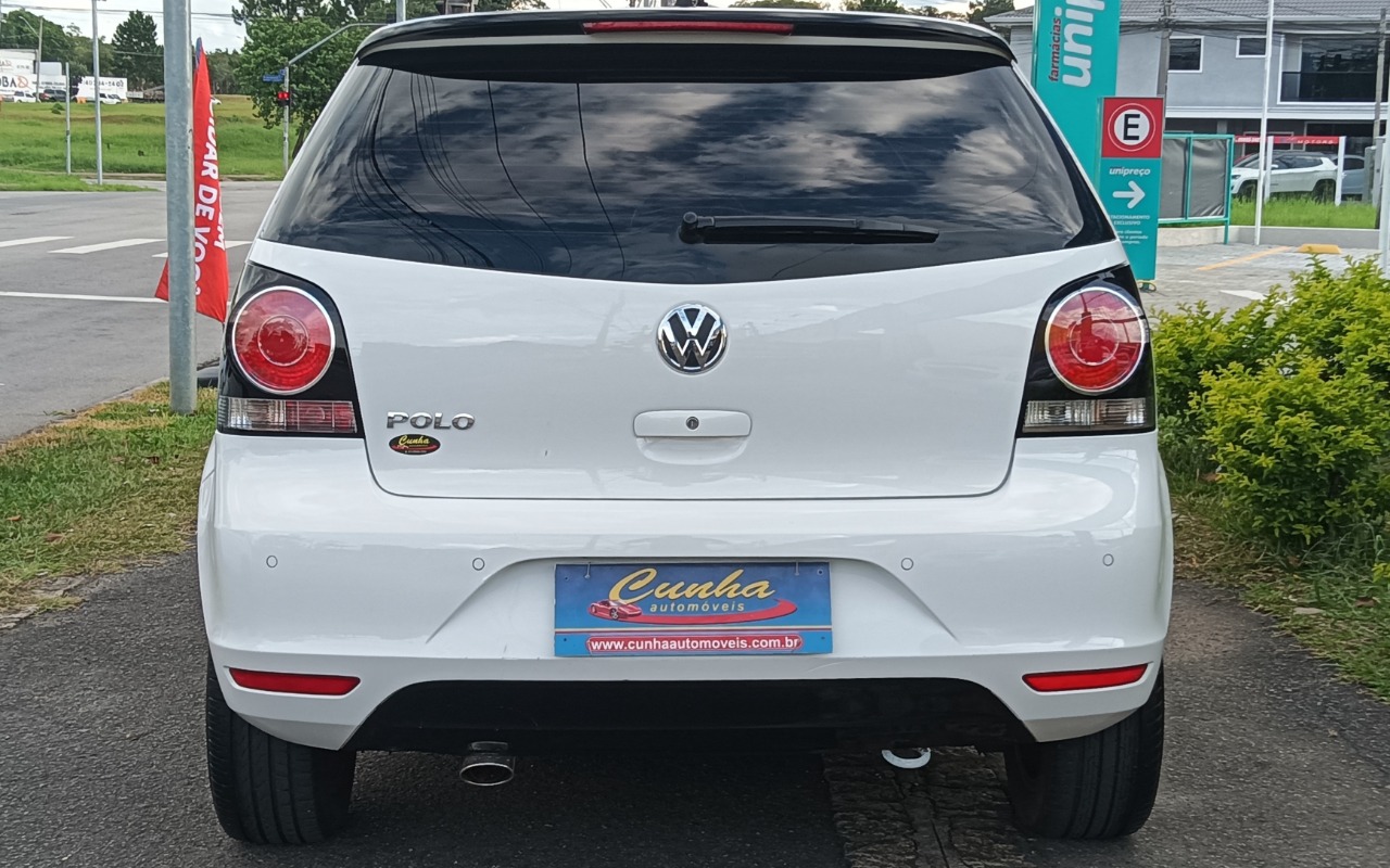 imagem-https://www.socarrao.com.br/sc-vehicle-images-prod/51754/1787169144019-SU1HXzIwMjUwNDA5XzE2MjUyNn4yLmpwZw.jpg