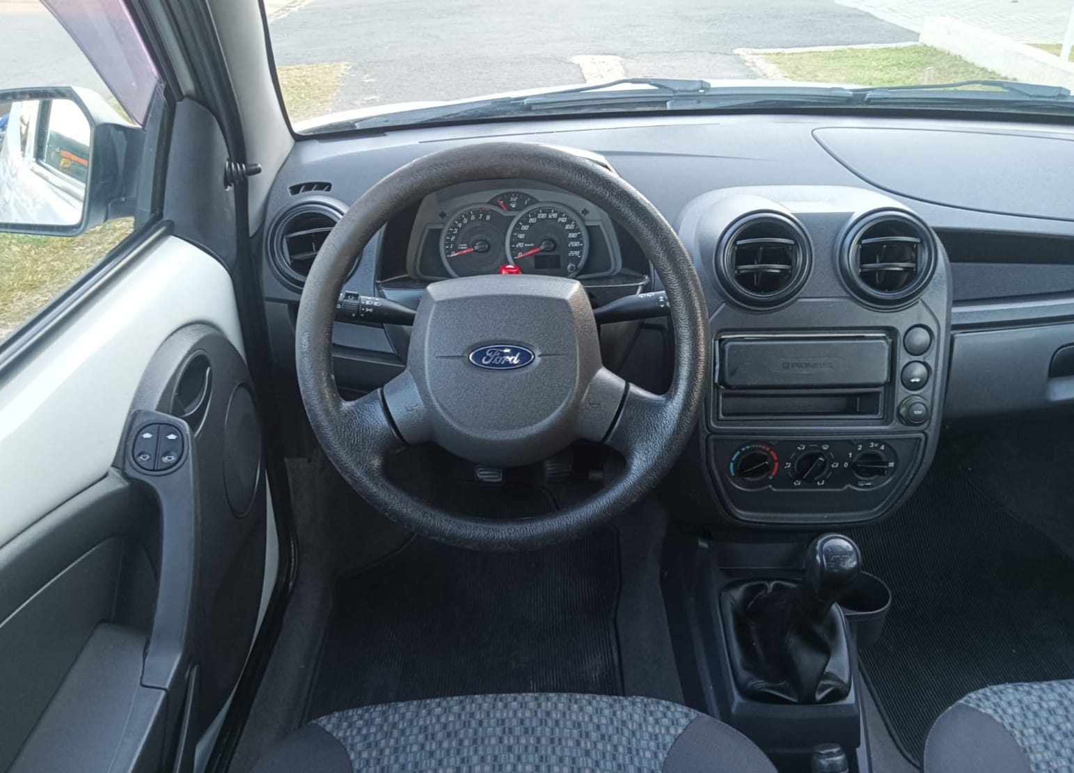 imagem-https://www.socarrao.com.br/sc-vehicle-images-prod/51771/1769989049699-7220598OR_1768305771_10_660.jpg