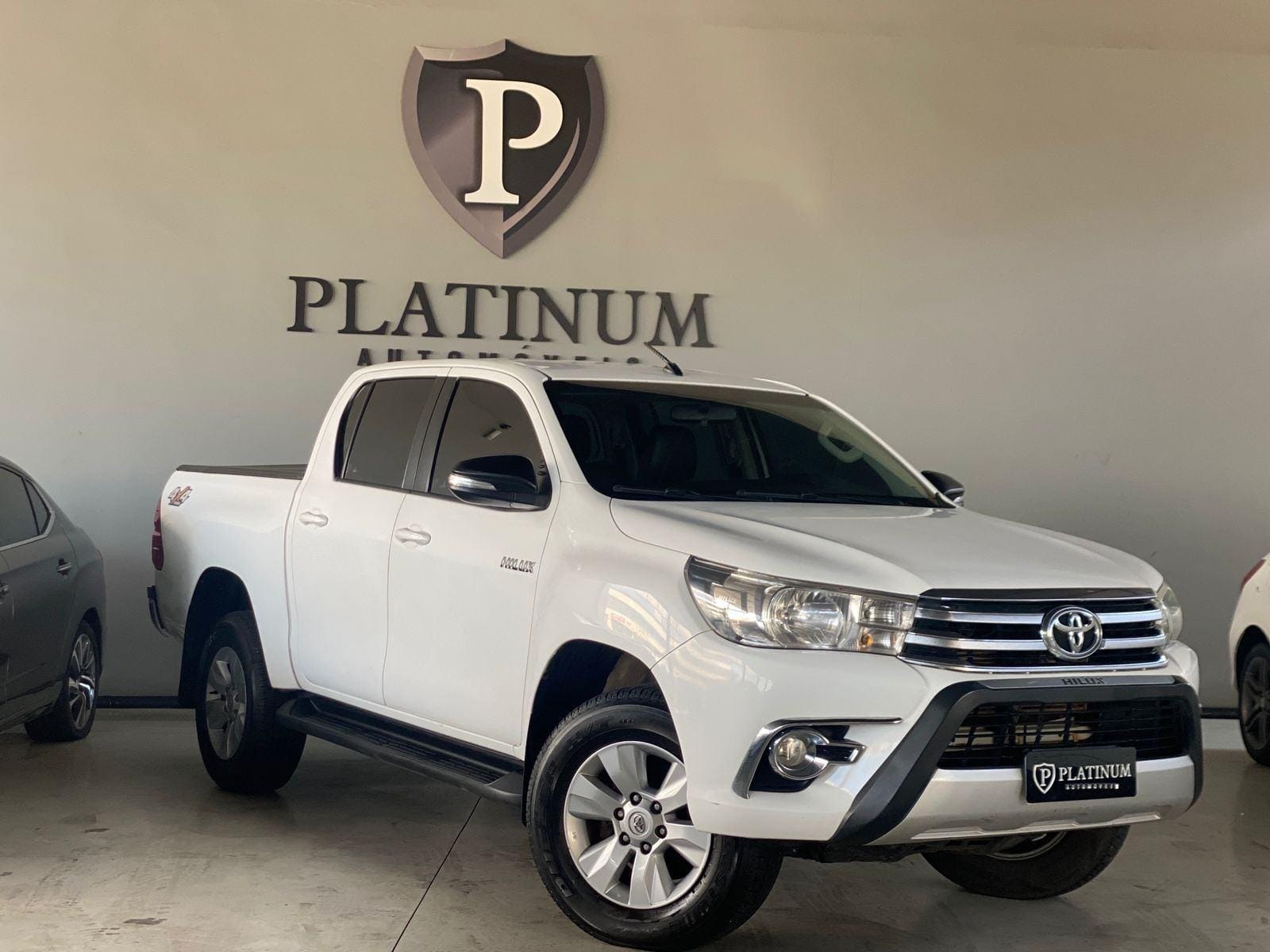 Toyota Hilux 2016 Branco — foto 1 de 3