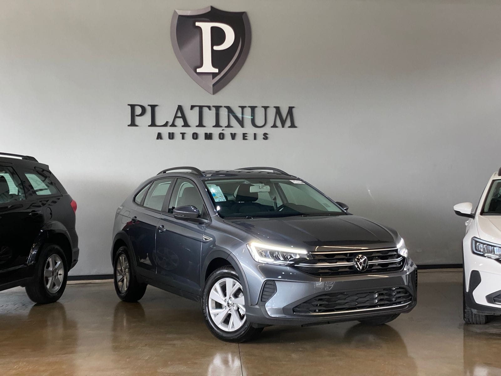 Volkswagen Nivus Comfortline 1.0 200 TSI Flex Aut. na cor Cinza em Palhoça / SC - 51927