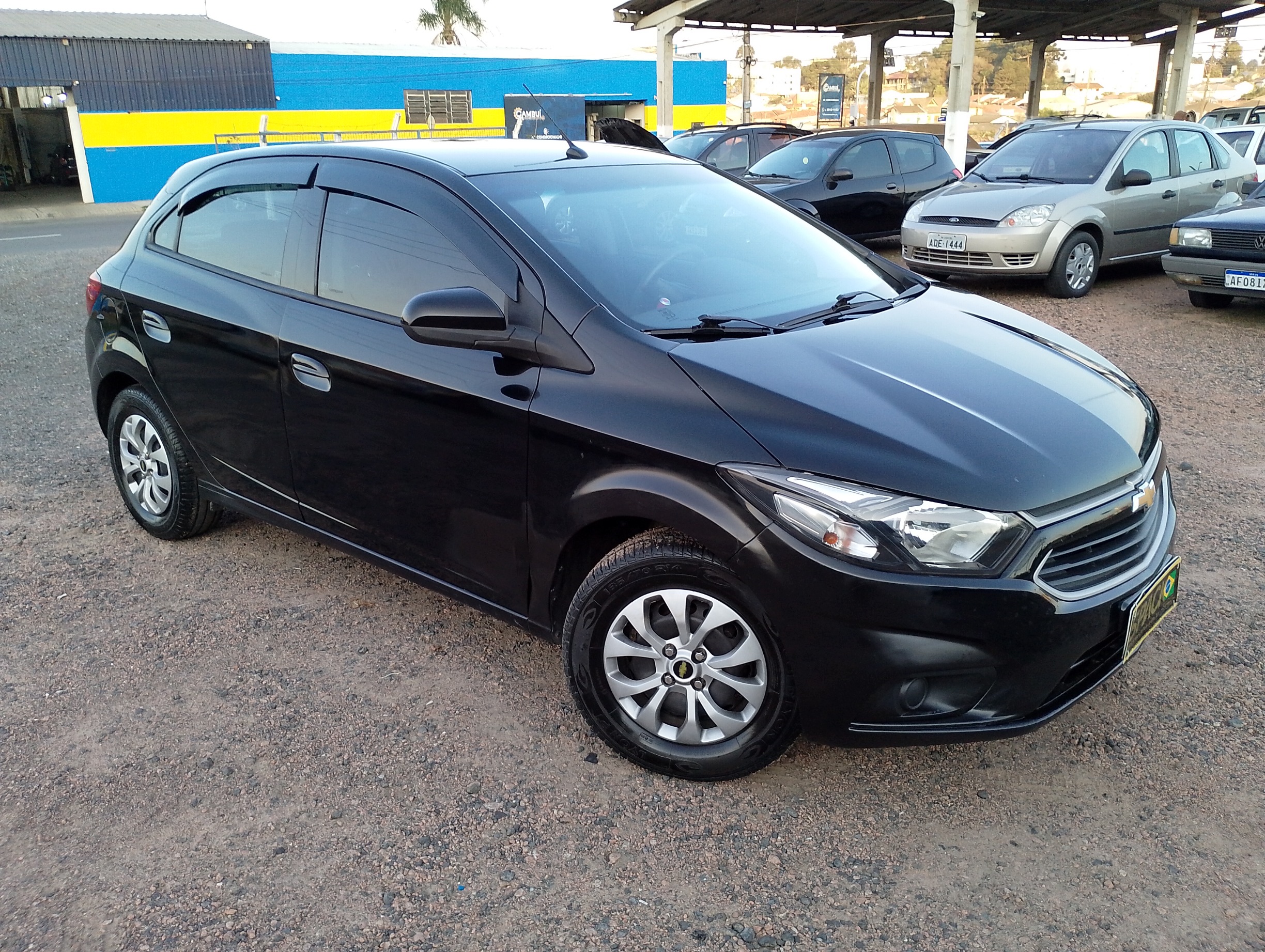 Chevrolet Onix Hatch LT 1.0 8V Flexpower 5P Mec. - foto 2