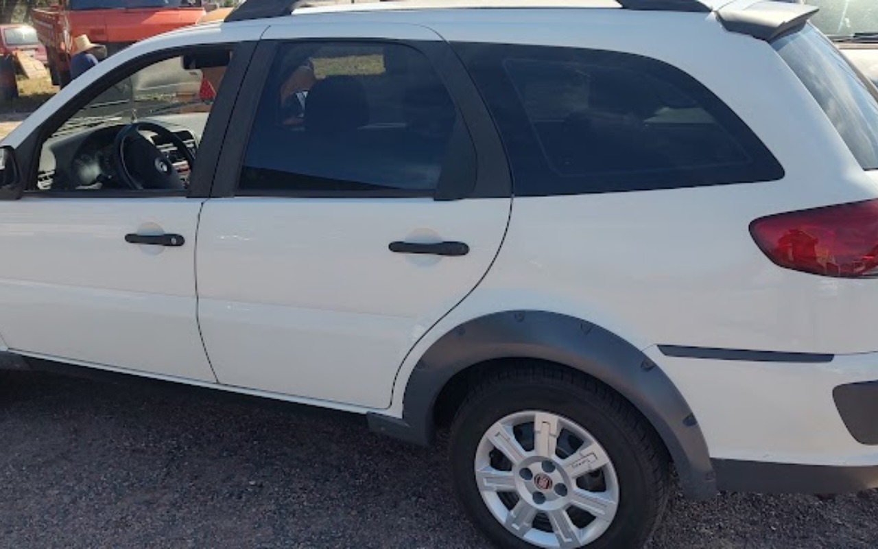imagem-https://www.socarrao.com.br/sc-vehicle-images-prod/51996/1778772956727-SU1HXzIwMjYwNTE0XzEwNTIxODA0MV9IRFIuanBn.jpg