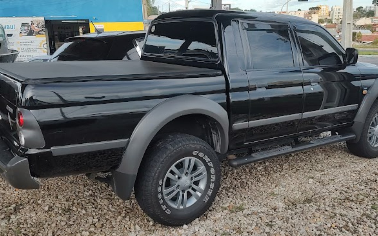 Mitsubishi L200 Outdoor Gls 2.5 4X4 Cd TDI Diesel - foto 3