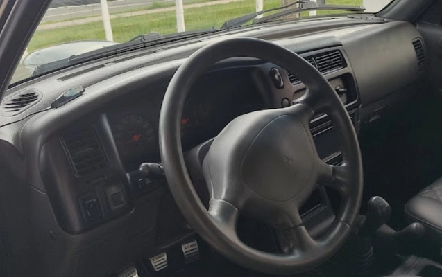 imagem-https://www.socarrao.com.br/sc-vehicle-images-prod/52009/1775663540102-SU1HXzIwMjYwNDA3XzE3MTkyNDUxOV9IRFIuanBn.jpg