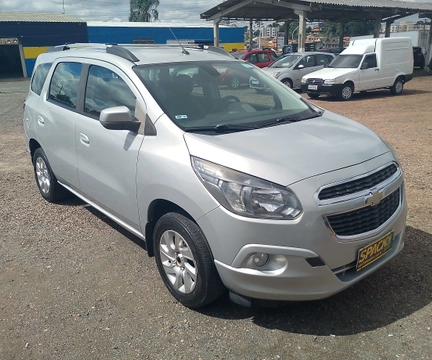 Chevrolet Spin 2017 Cinza — foto 1 de 3