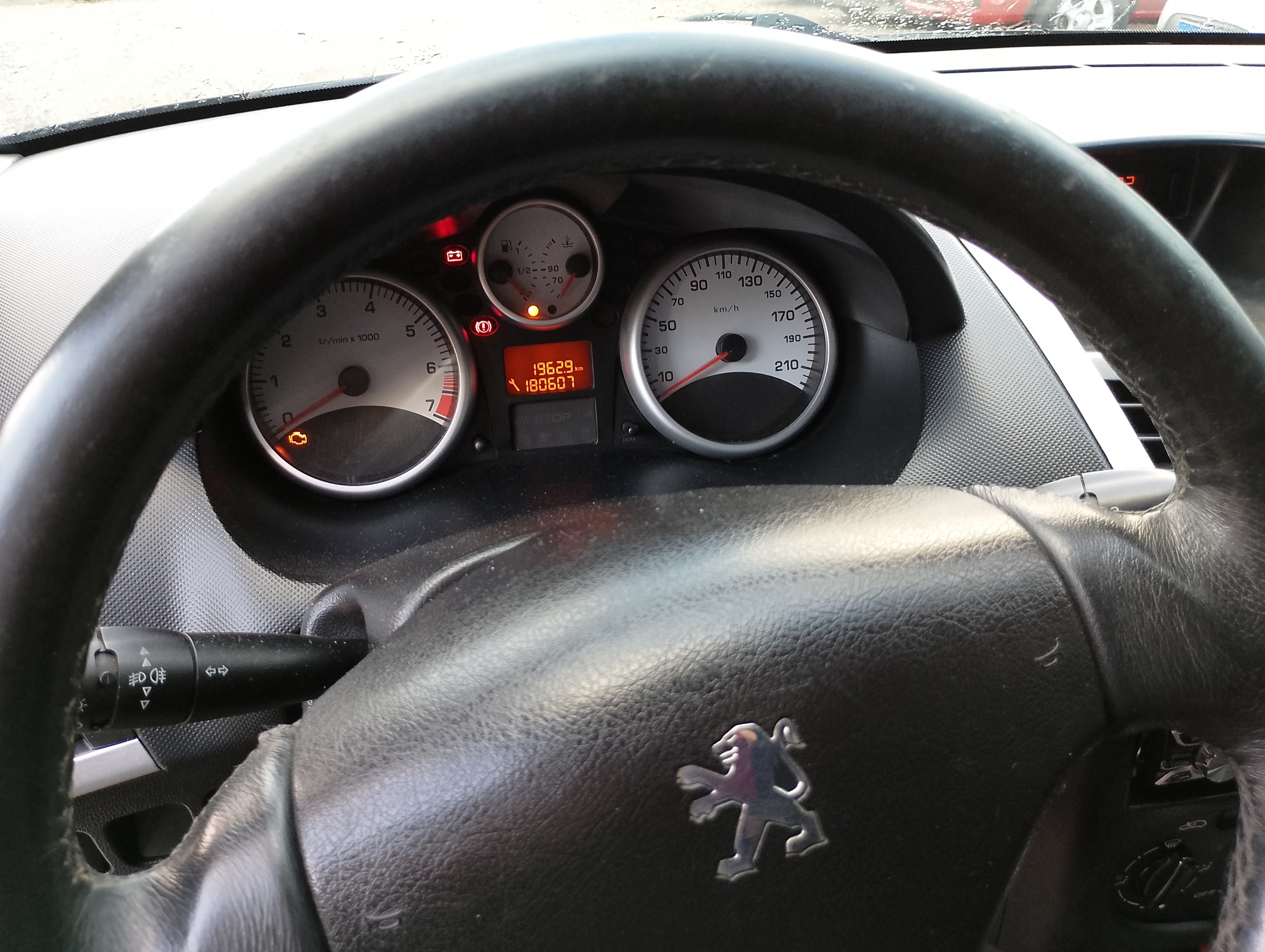 imagem-https://www.socarrao.com.br/sc-vehicle-images-prod/52023/1769989057383-6629200OR_1746052484_59_90.jpg
