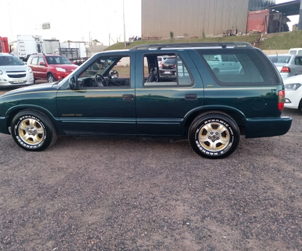 Chevrolet Blazer Executive 4.3 V6 1997 Verde — foto 1 de 3