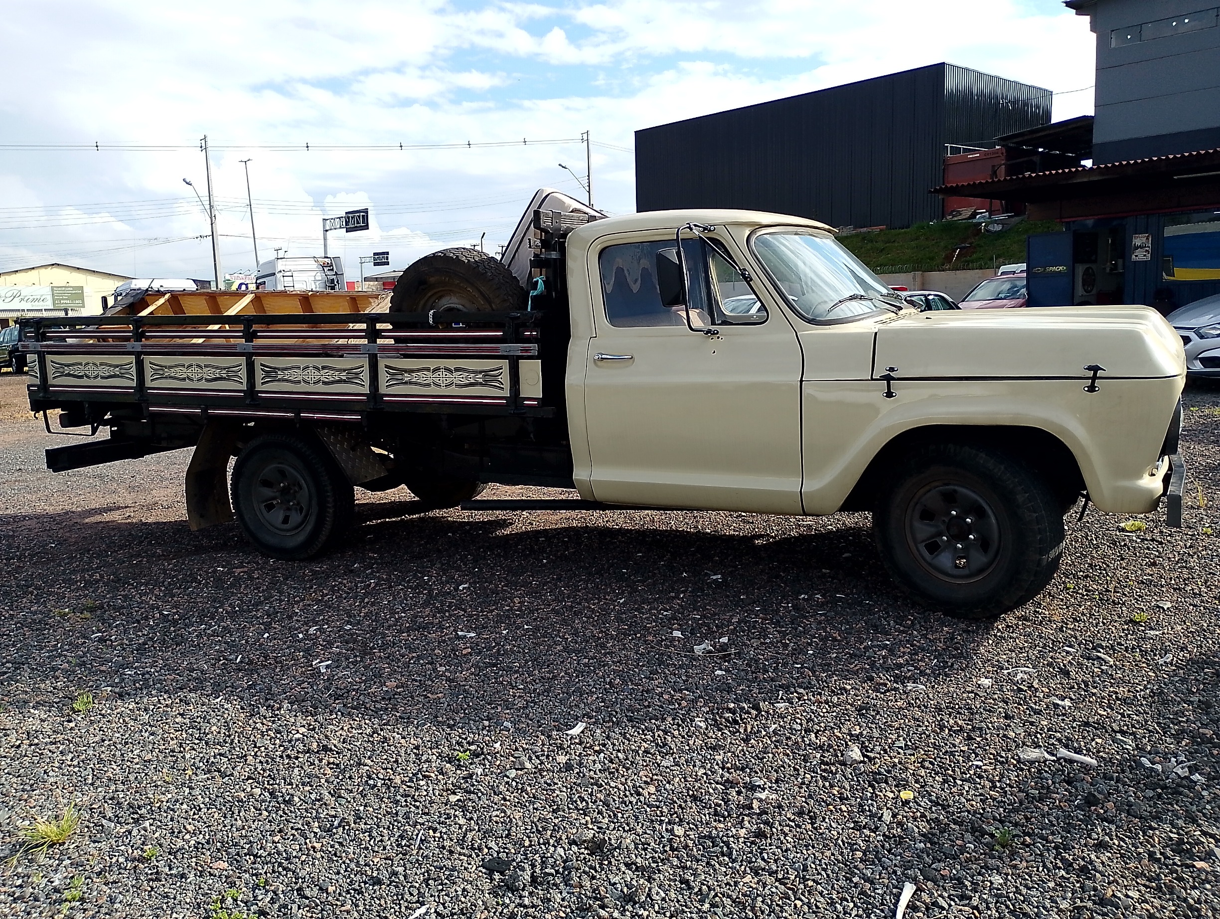 Chevrolet D-10 Diesel na cor Bege em Campo Largo / PR - 52028