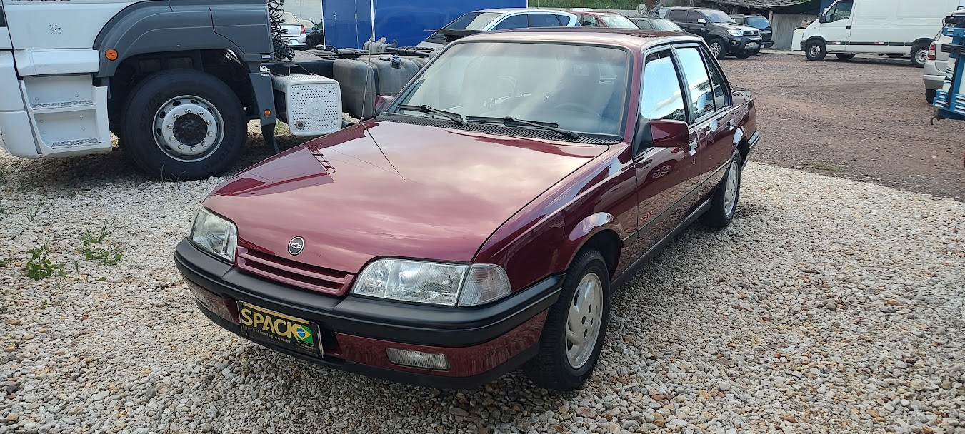 Chevrolet Monza GLS/ Hi-Tech 2.0 EFI 2p e 4p na cor Vermelho em Campo Largo / PR - 52087