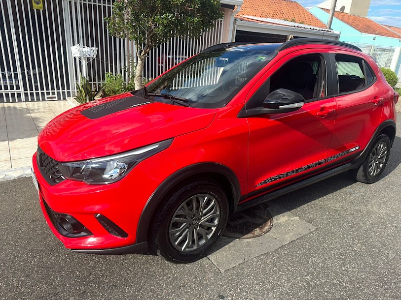 Fiat Argo TREKKING 1.3 8V Flex na cor Vermelho em Campo Largo / PR - 52096