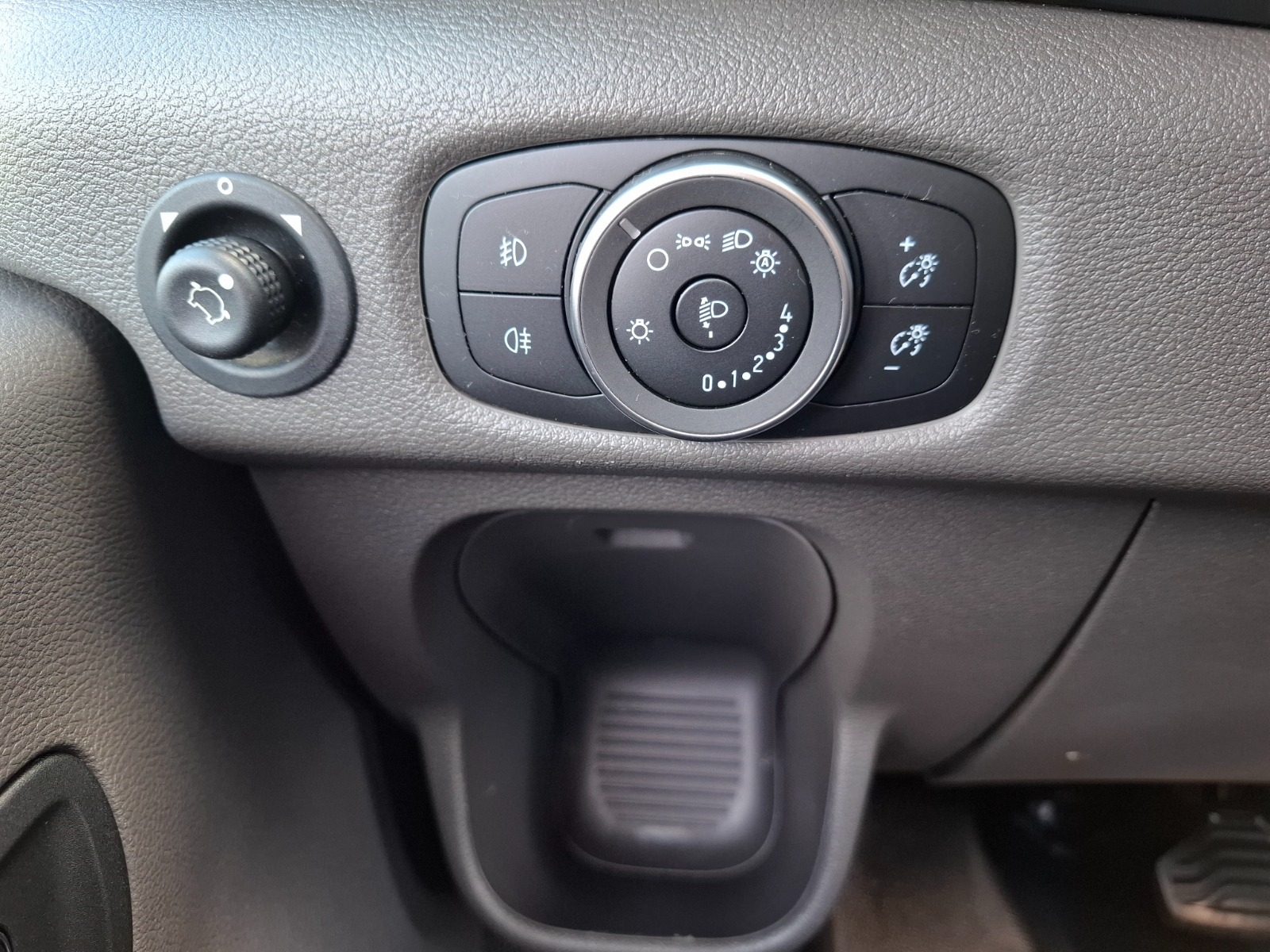 imagem-https://www.socarrao.com.br/sc-vehicle-images-prod/5220/1769987779324-6768422OR_1752465531_23_130.jpg