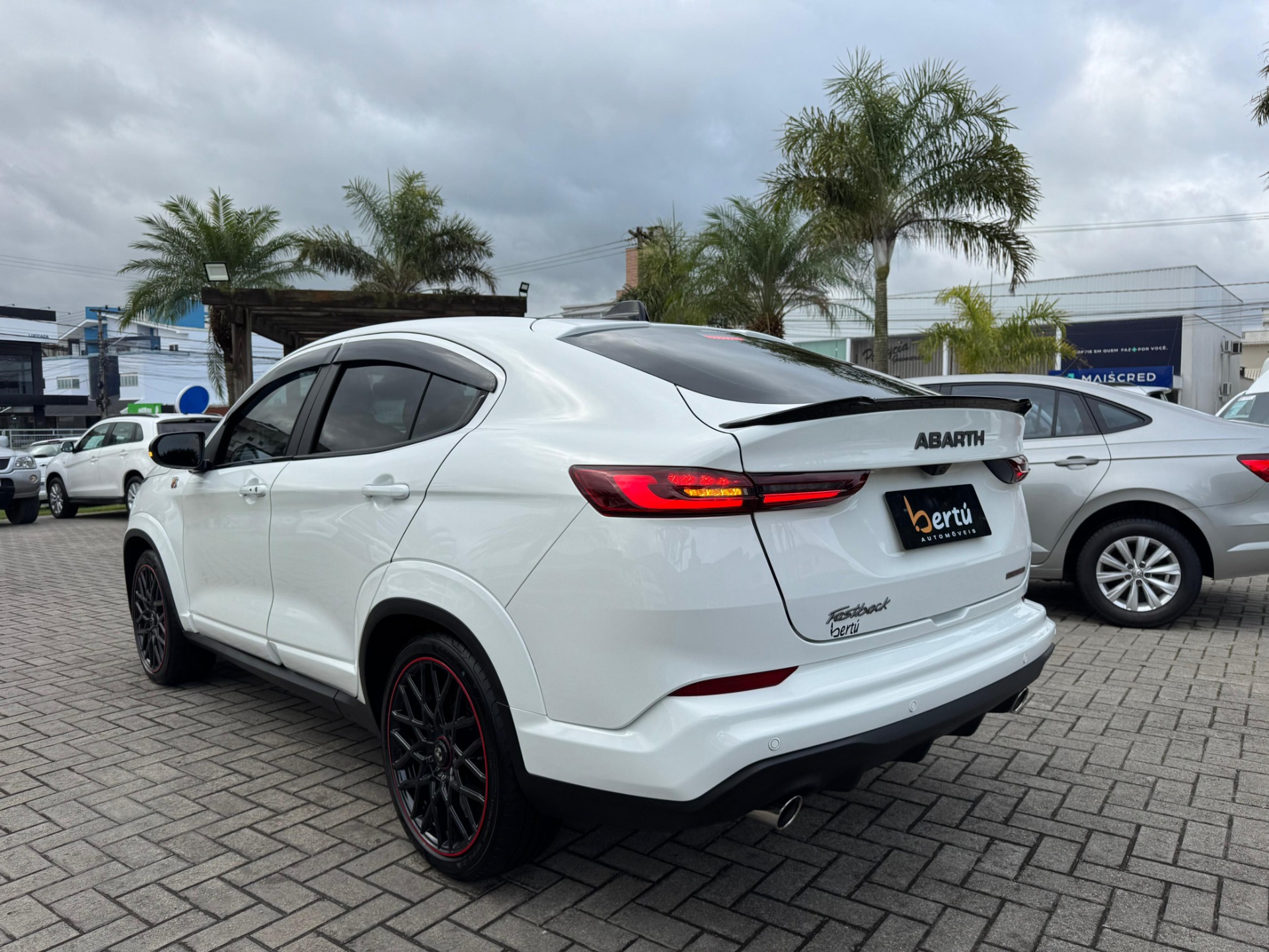 imagem-https://www.socarrao.com.br/sc-vehicle-images-prod/52266/1769989053580-6880207OR_1758112602_81_580.jpg