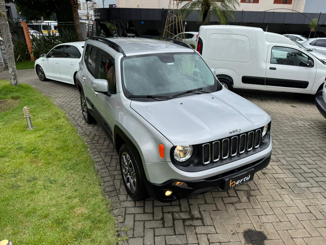 imagem-https://www.socarrao.com.br/sc-vehicle-images-prod/52273/1769989055199-7022666OR_1761856665_98_750.jpg