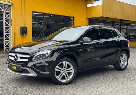 Mercedes-Benz GLA 200 2015 Preto — foto 1 de 3