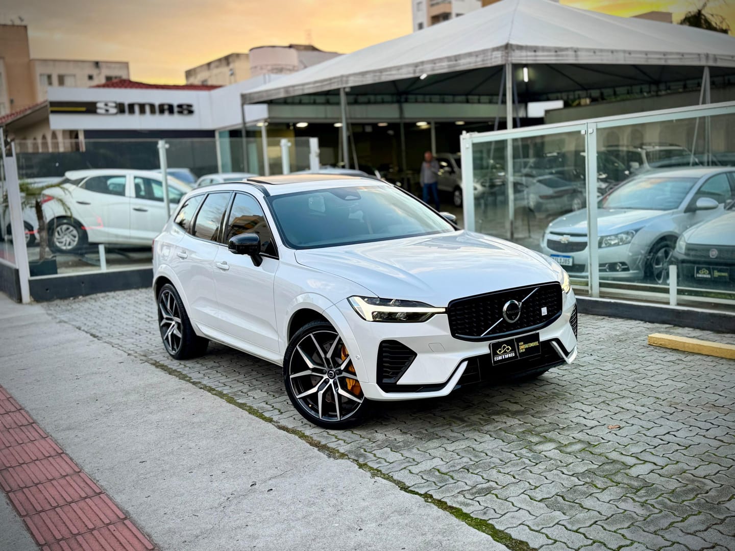 Volvo XC60 2024 Branco — foto 1 de 3