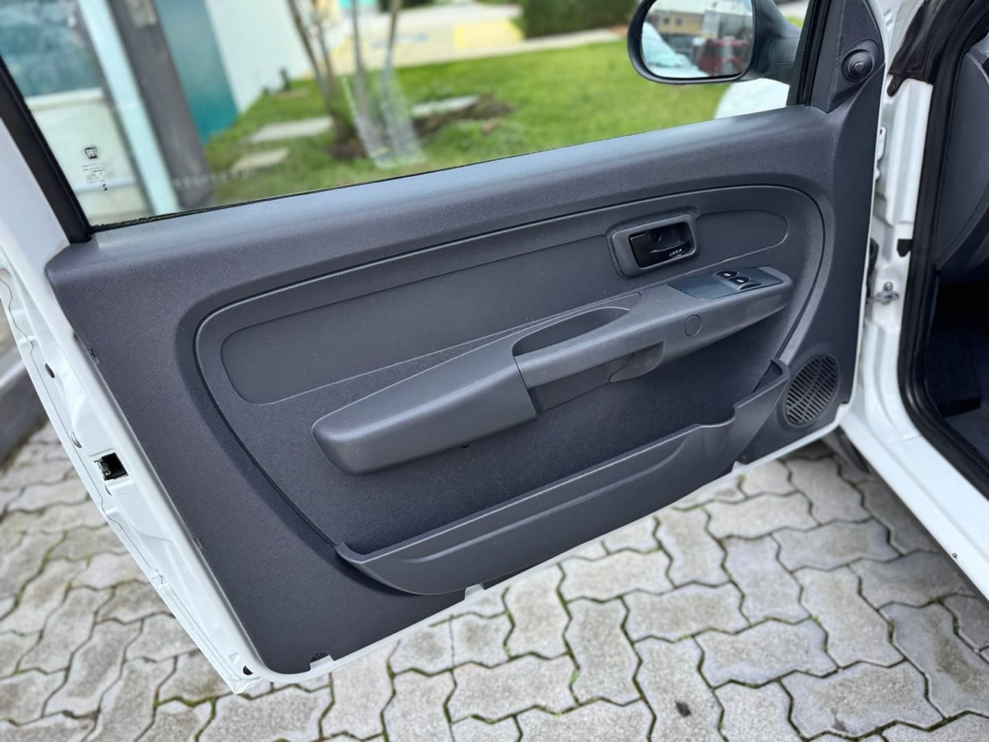 imagem-https://www.socarrao.com.br/sc-vehicle-images-prod/52564/1769989064033-6727258OR_1750265013_53_850.jpg