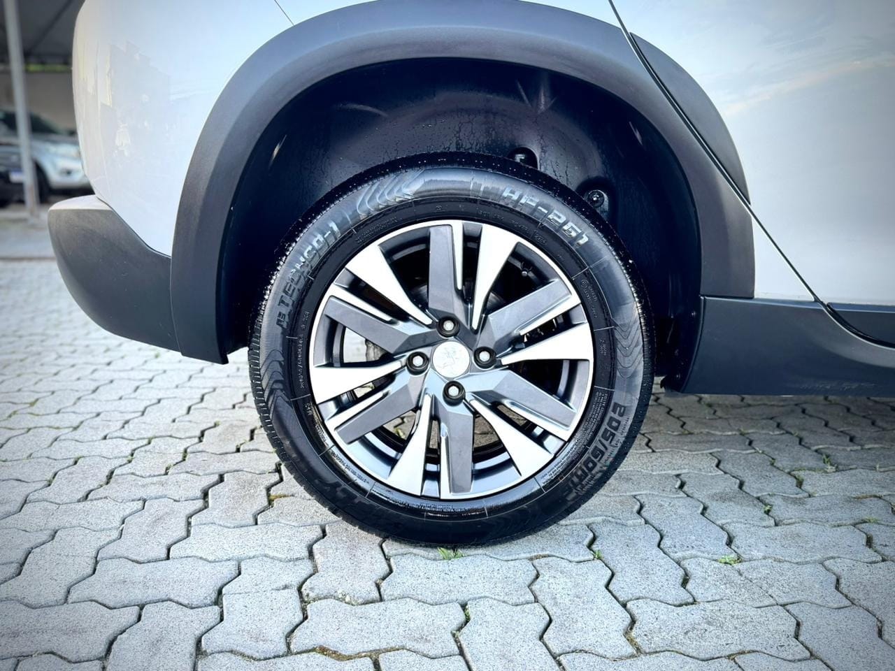 imagem-https://www.socarrao.com.br/sc-vehicle-images-prod/52579/1769989067489-7004053OR_1761226924_17_260.jpg