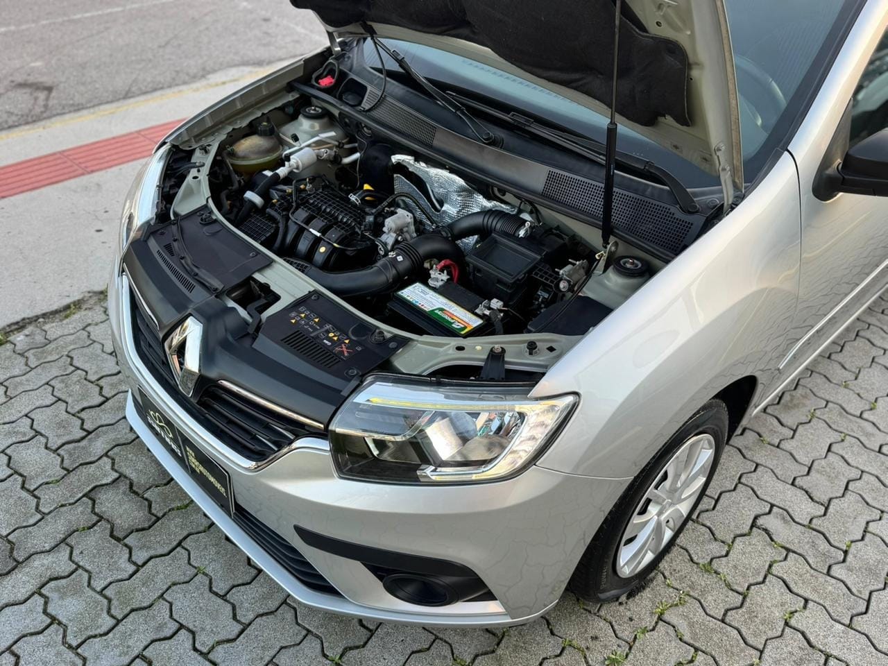 imagem-https://www.socarrao.com.br/sc-vehicle-images-prod/52588/1769989069404-7101513OR_1764688809_16_670.jpg