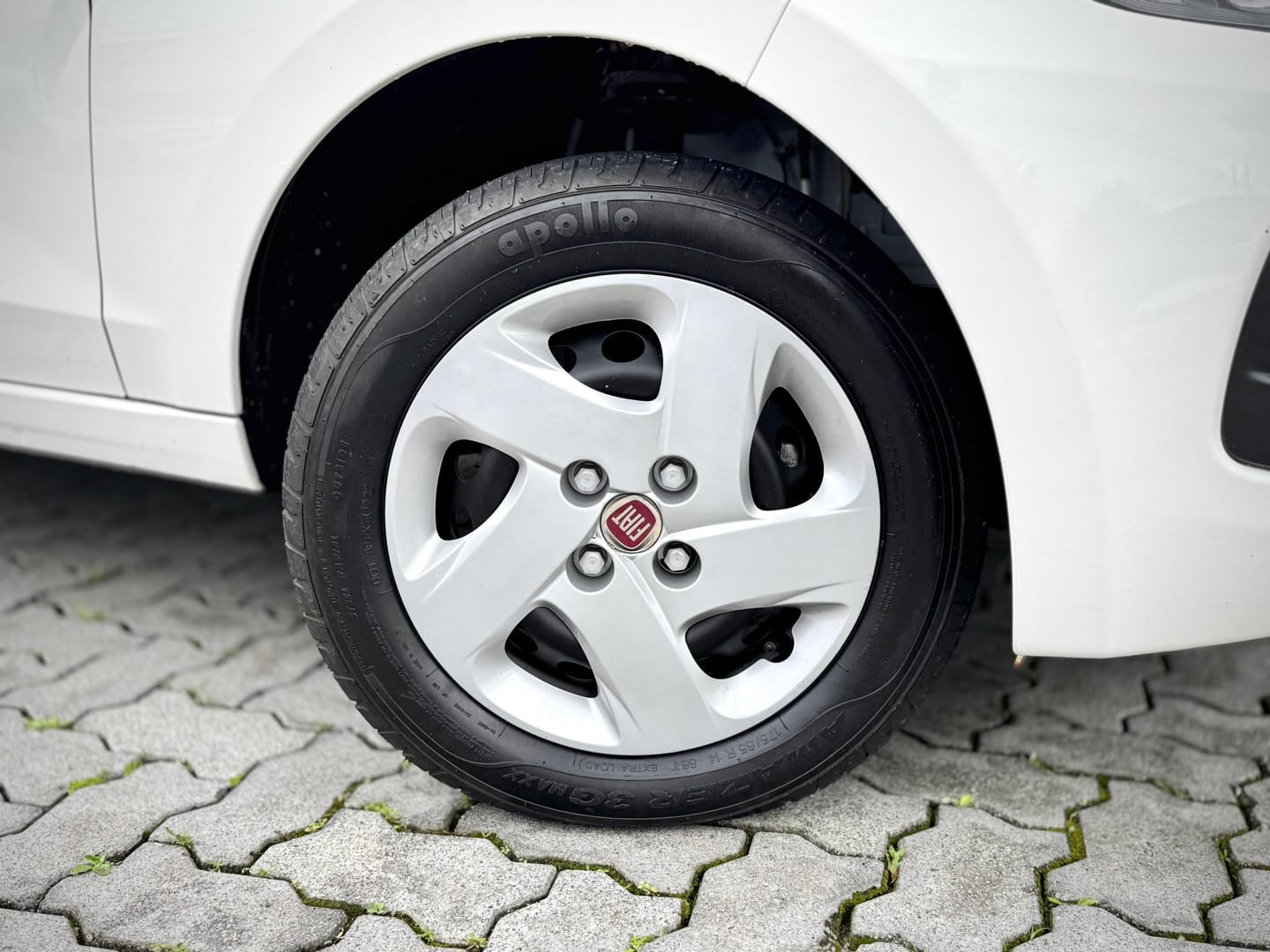 imagem-https://www.socarrao.com.br/sc-vehicle-images-prod/52590/1769989069799-7148487OR_1765410862_87_460.jpg