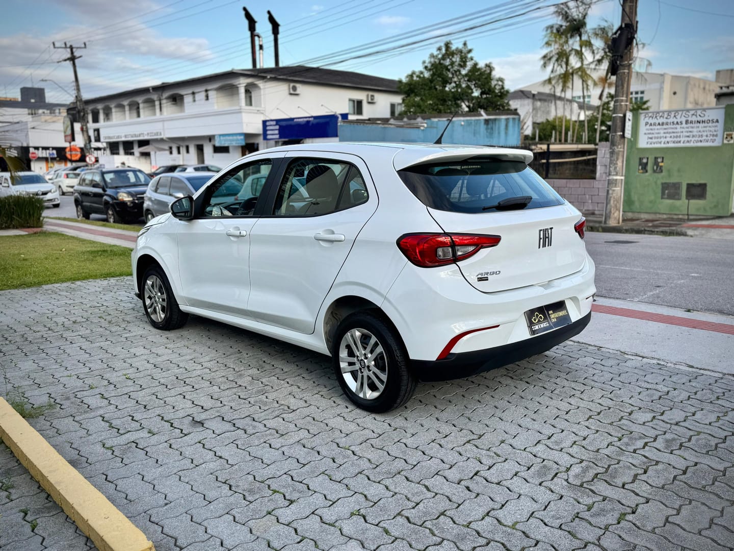 imagem-https://www.socarrao.com.br/sc-vehicle-images-prod/52592/1769989070178-7148498OR_1765411866_98_60.jpg
