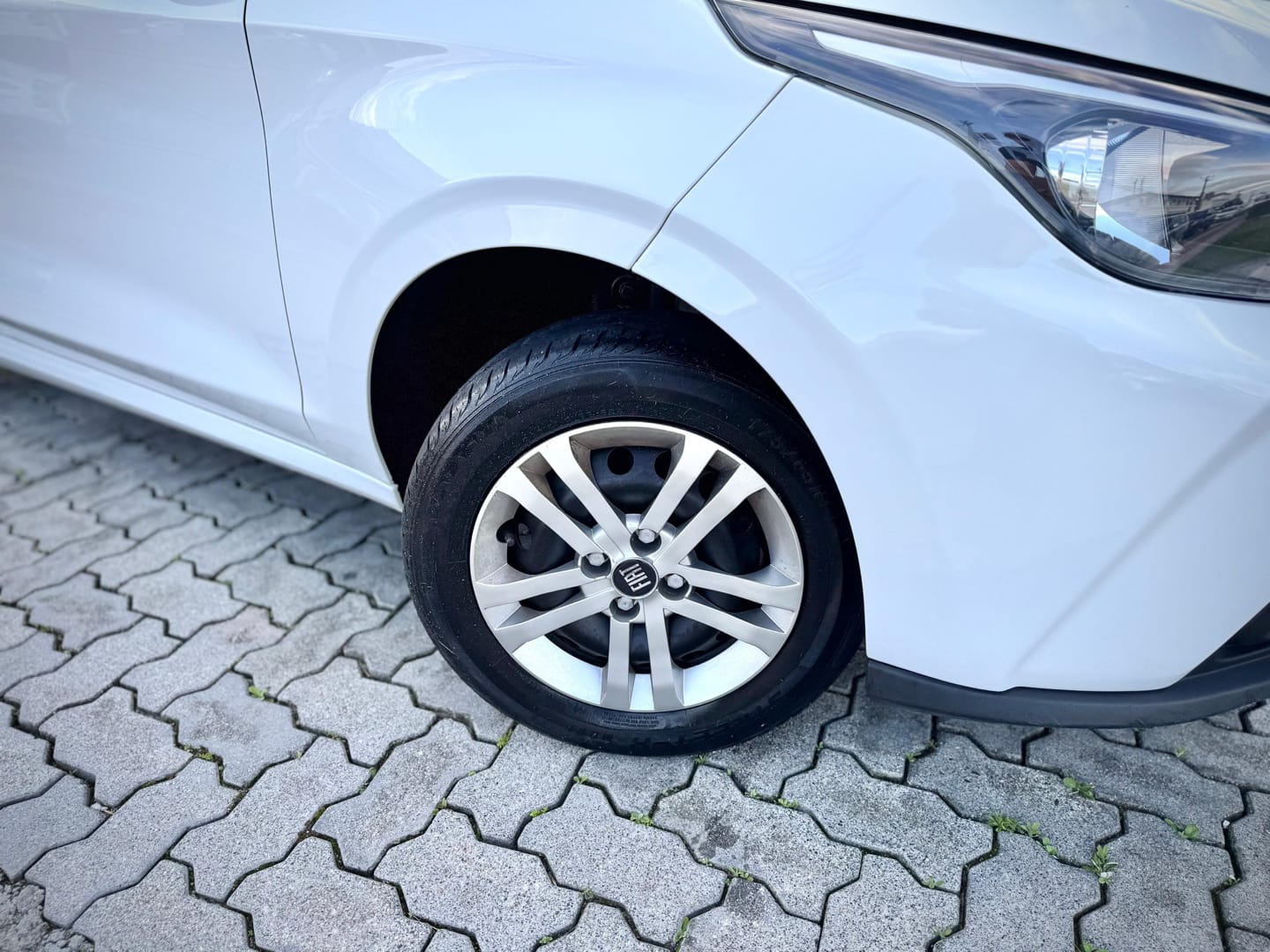 imagem-https://www.socarrao.com.br/sc-vehicle-images-prod/52592/1769989070178-7148498OR_1765411867_47_780.jpg