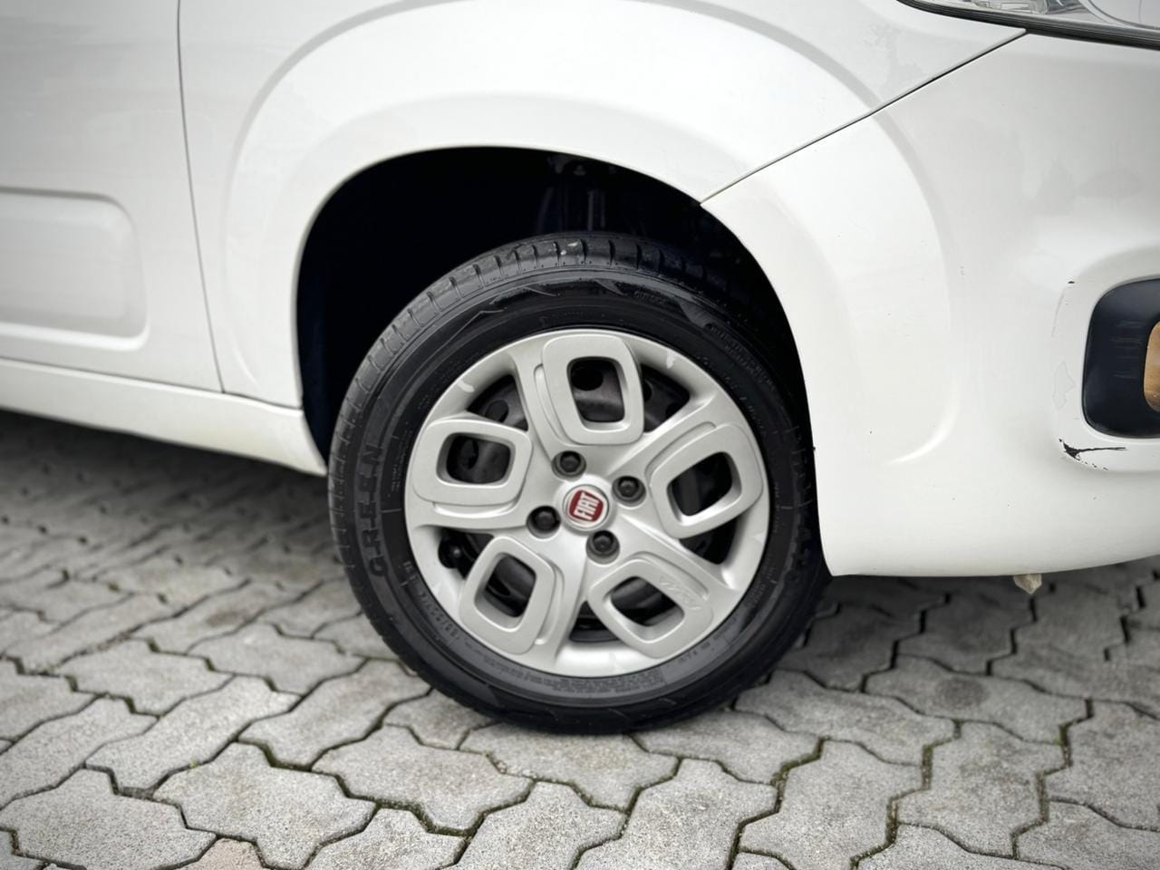 imagem-https://www.socarrao.com.br/sc-vehicle-images-prod/52594/1769989070592-7174112OR_1766092417_57_600.jpg