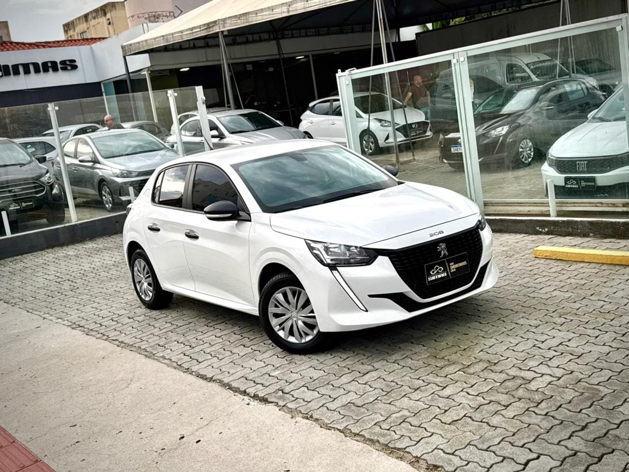 Peugeot 208 2024 Branco — foto 1 de 3