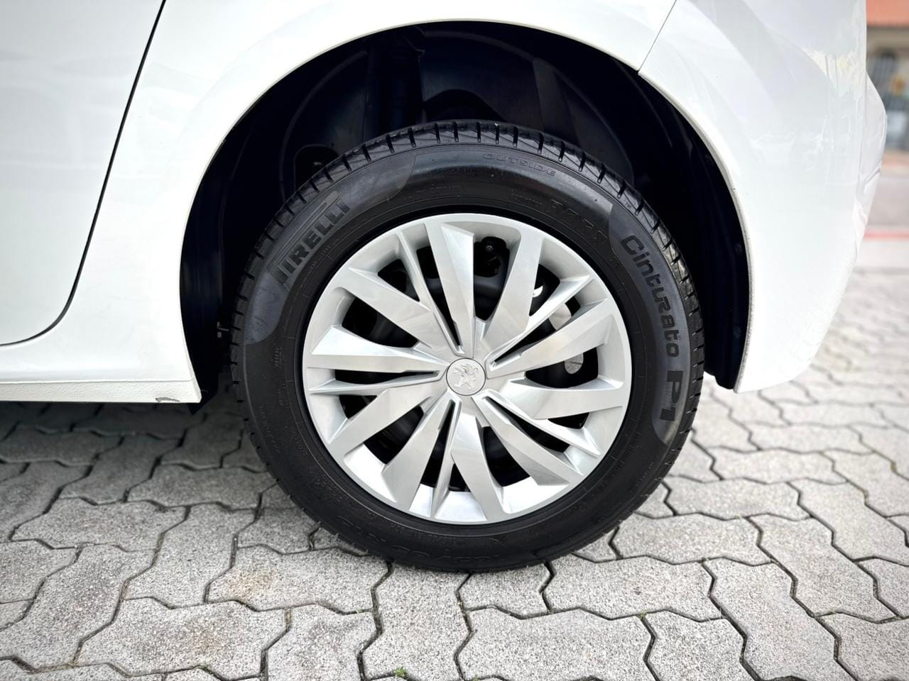 imagem-https://www.socarrao.com.br/sc-vehicle-images-prod/52595/1769989070775-7210756OR_1767904111_32_230.jpg