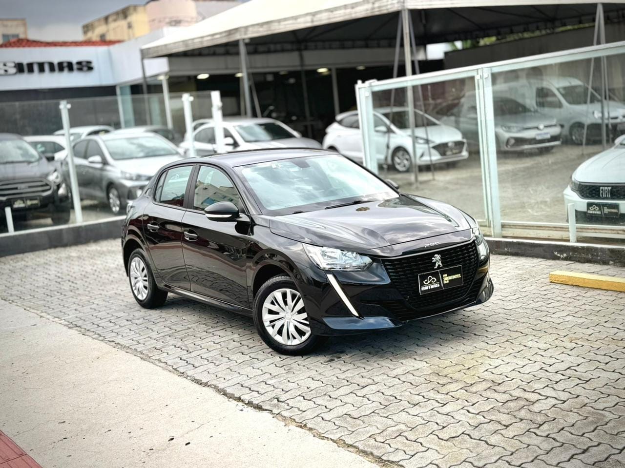 Peugeot 208 2023 Preto — foto 1 de 3