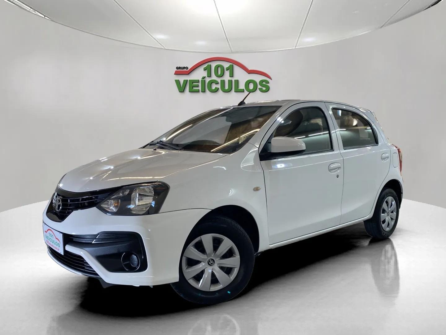 Toyota Etios 2019 Branco — foto 1 de 3