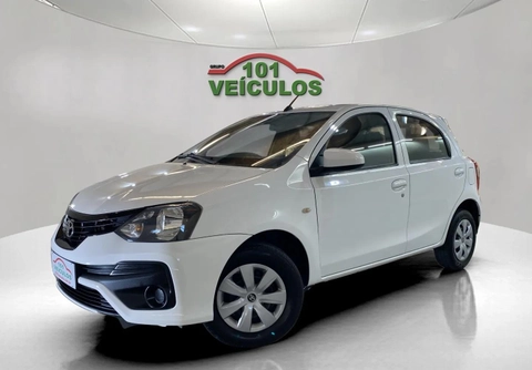 Toyota Etios 2019 Branco — foto 1 de 3
