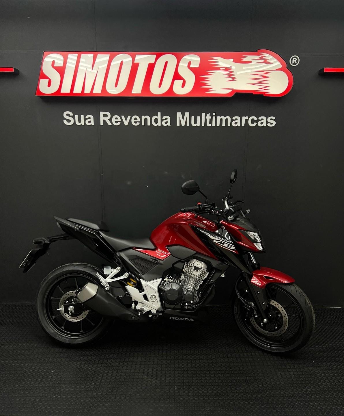 Honda CB 300F Twister Flex  na cor Vermelho em Florianópolis / SC - 53109