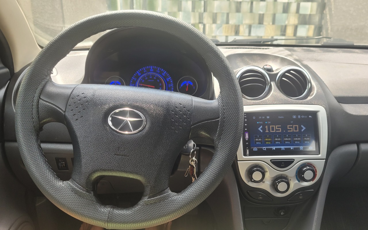 imagem-https://www.socarrao.com.br/sc-vehicle-images-prod/532913/1773345380835-MjAyNjAzMDhfMTA1MDE2LmpwZw.jpg