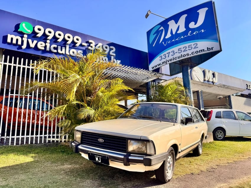 Ford Belina L 1.8/ 1.6 na cor Branco em Curitiba / PR - 53714