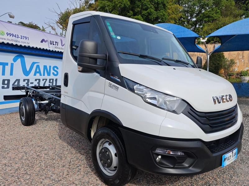 IVECO DAILY FURGONE 35S14 4p (diesel) na cor Branco em Curitiba / PR - 53961