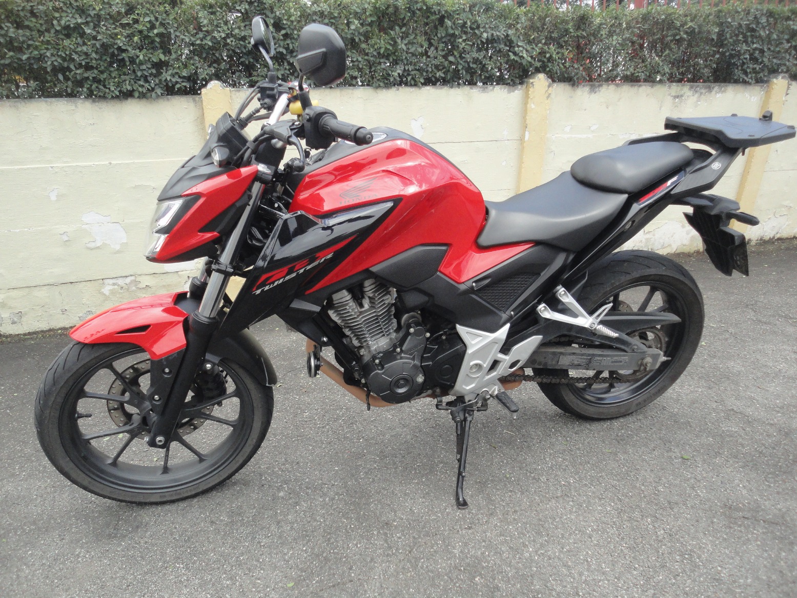Honda CB 300F Twister Flex  na cor Vermelho em Curitiba / PR - 54074