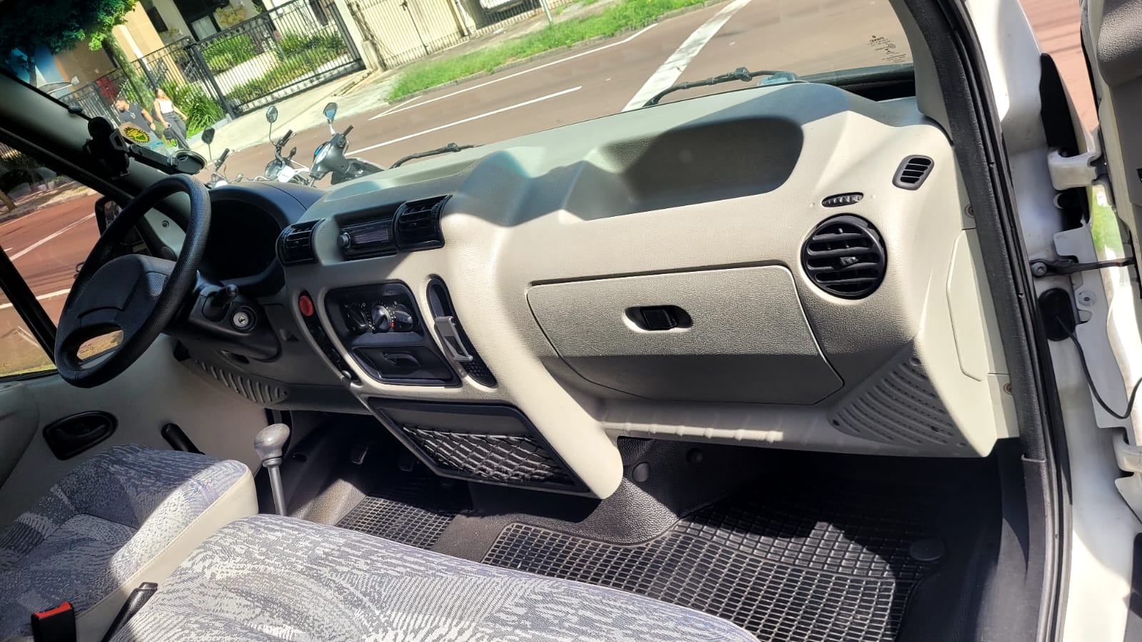 imagem-https://www.socarrao.com.br/sc-vehicle-images-prod/54098/1769989097409-7226349OR_1768479035_10_230.jpg