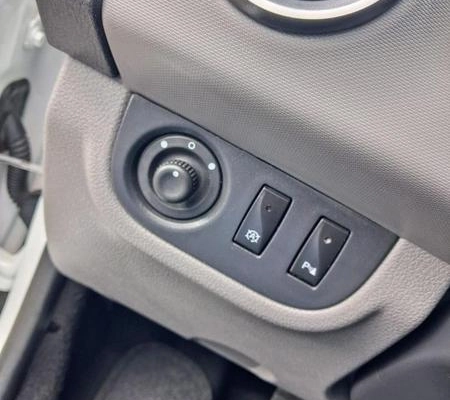 imagem-https://www.socarrao.com.br/sc-vehicle-images-prod/54197/1773500034301-6385724_17_B_96953ace77.jpeg