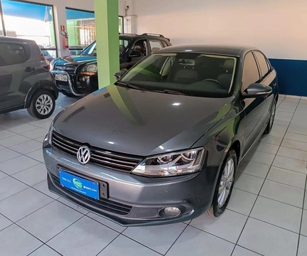 Volkswagen Jetta 2013 Cinza — foto 1 de 3