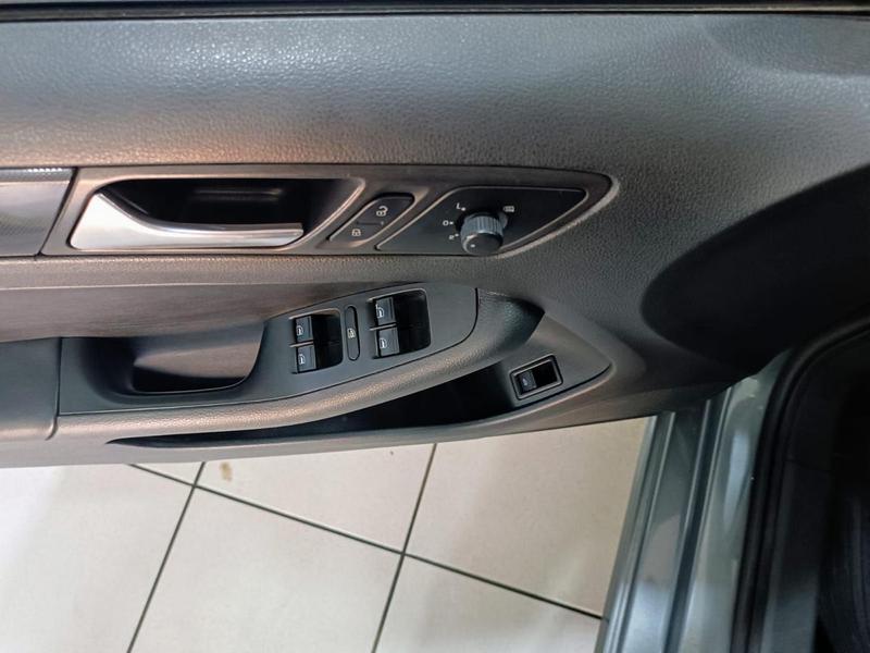 imagem-https://www.socarrao.com.br/sc-vehicle-images-prod/54213/1769989098427-6986309OR_1764420728_62_840.jpg