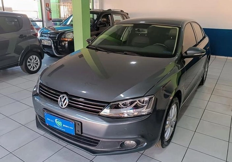 Volkswagen Jetta 2013 Cinza — foto 1 de 3